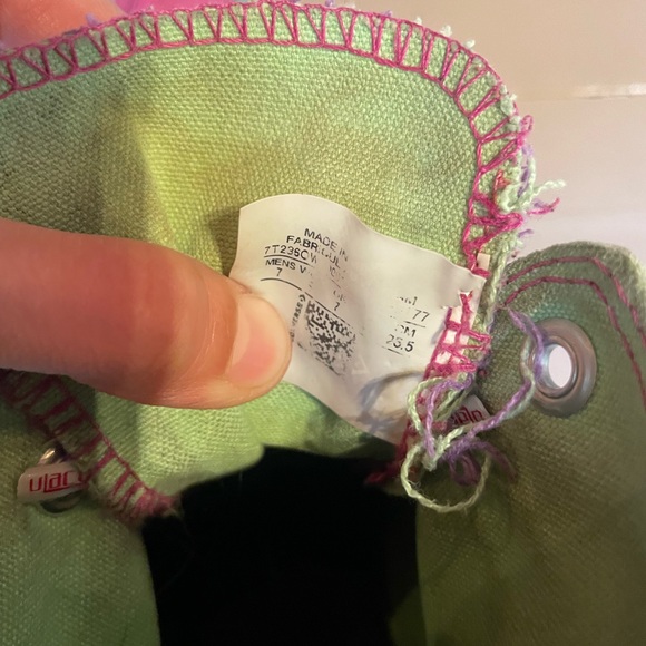 Custom Designed Converse - Picture 8 of 9